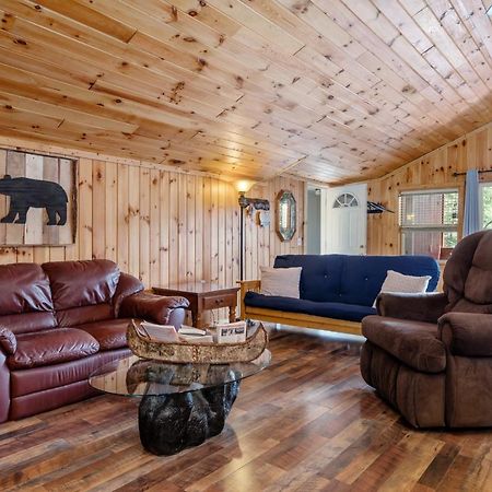 Hide-A-Way Waterfront Cottages Lake Luzerne Extérieur photo