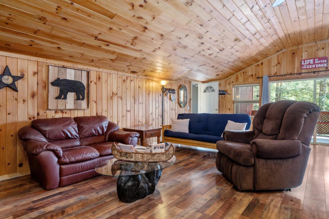 Hide-A-Way Waterfront Cottages Lake Luzerne Extérieur photo