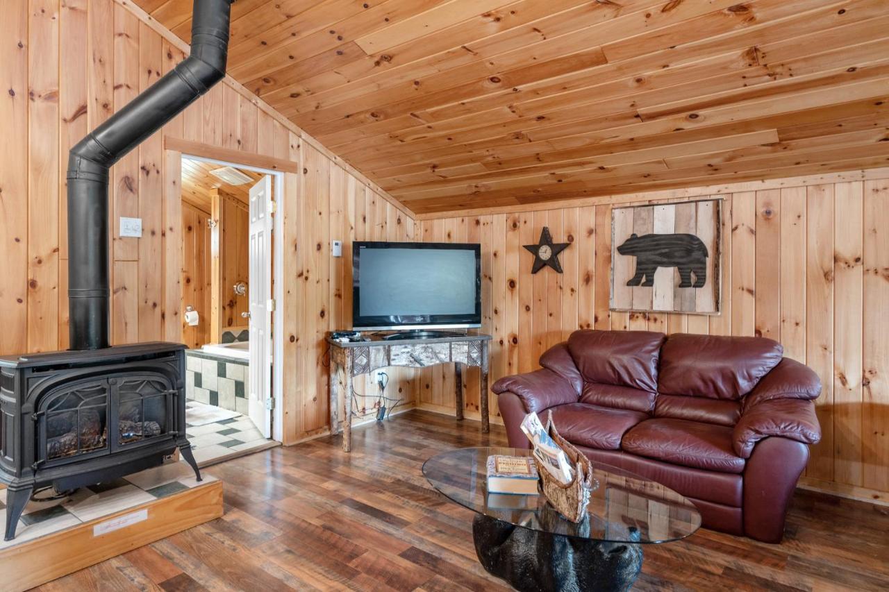 Hide-A-Way Waterfront Cottages Lake Luzerne Extérieur photo