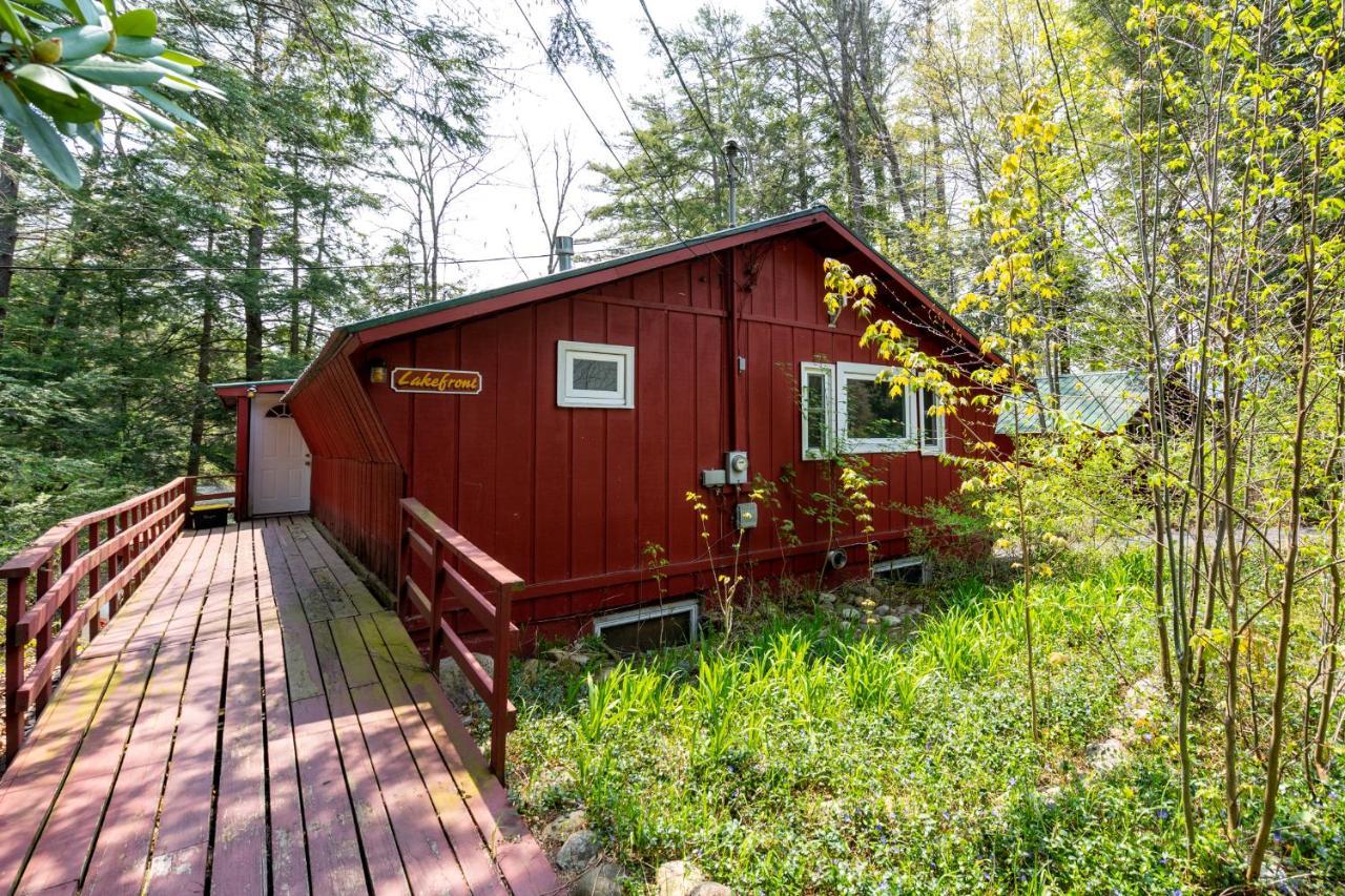 Hide-A-Way Waterfront Cottages Lake Luzerne Extérieur photo